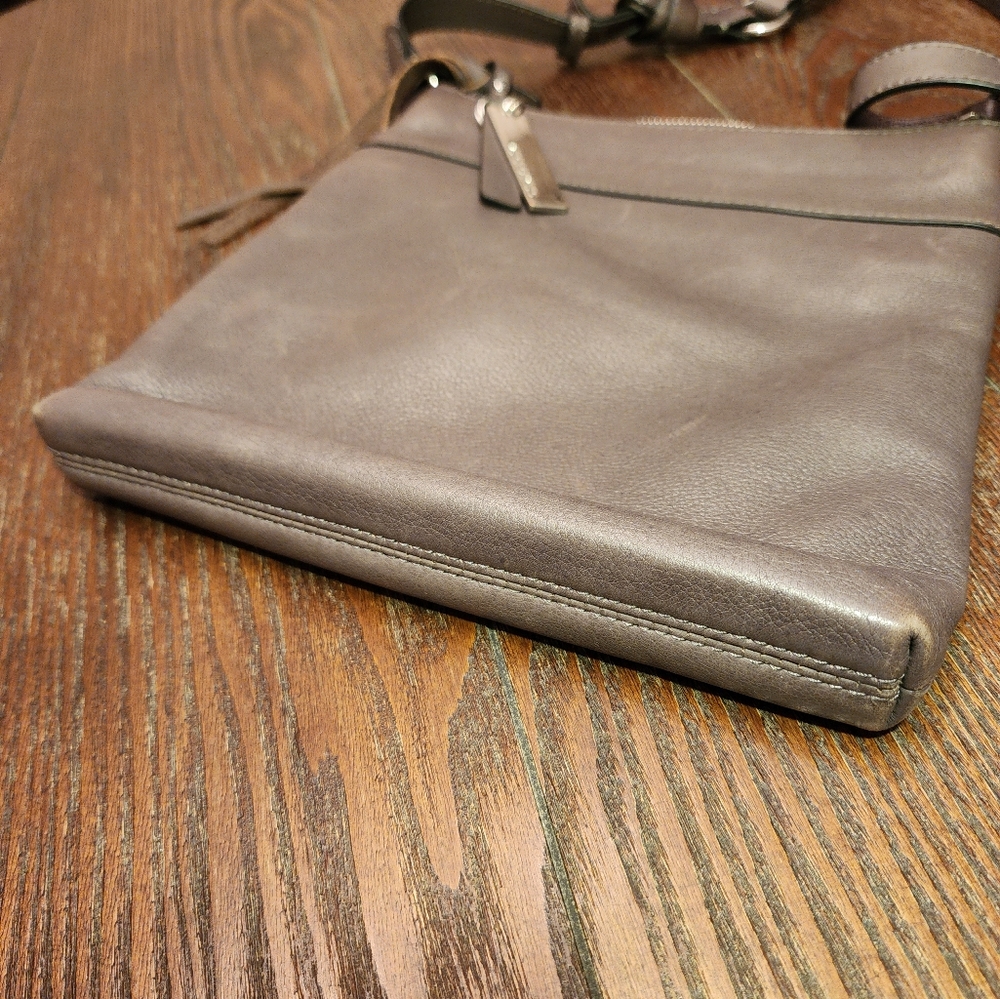 🔥 Vince Camuto Slate Grey Leather CrossBody Bag - Picture 4 of 10